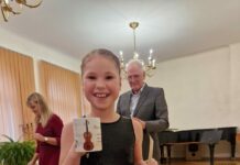 Alise Ivanova ar balvu A. Vivaldi festivālā