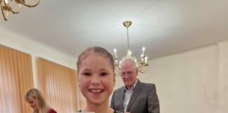 Alise Ivanova ar balvu A. Vivaldi festivālā