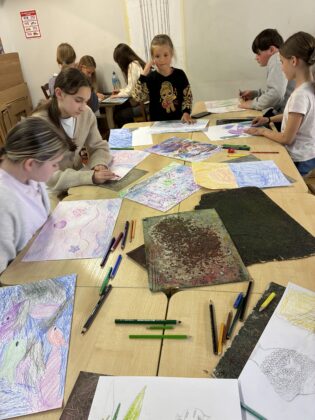 Ilgneses Avotinas radosa darbnica Faktura